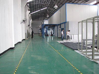 長?，F(xiàn)代廠房一角