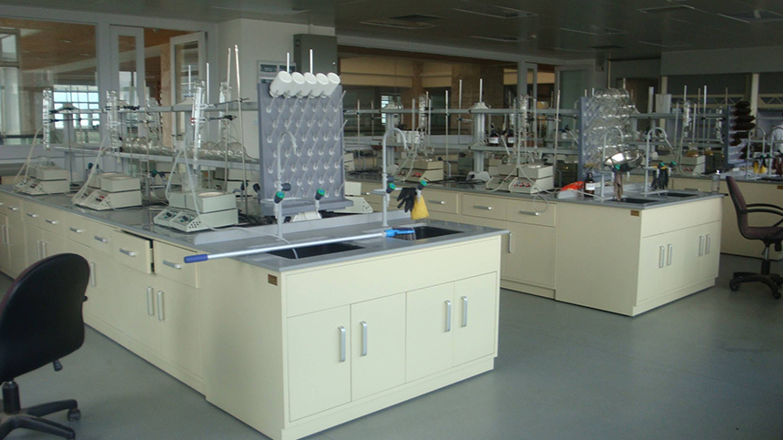 張家界市陽(yáng)湖坪污水處理廠(chǎng)在長(zhǎng)?，F(xiàn)代采購(gòu)實(shí)驗(yàn)室通風(fēng)柜